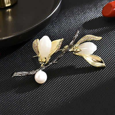 Women's Magnolia Luxury Imitation Pearl pin Brooch