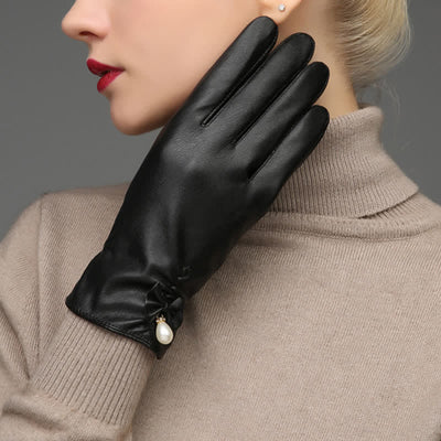 Women's Winter Velvet Pearl Leather Gloves