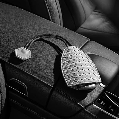 Modern Weave Pull-out Leather Car Key Case