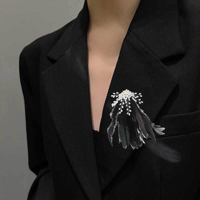 Women's Temperament Pearl Feather Brooch