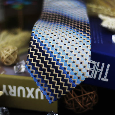 Men's Gradient Blue & Black Dots Zig-Zag Striped Necktie