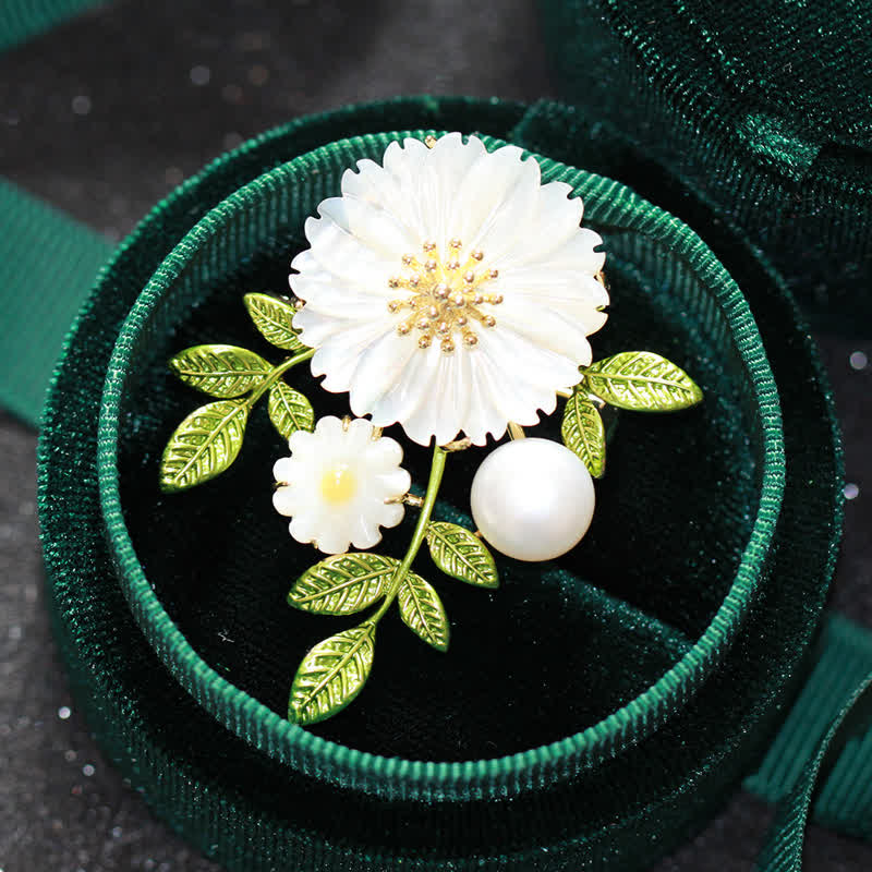 Women's Romantic Daisy Shell Pearl Brooch